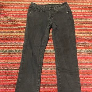 Black capris jeans